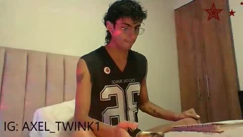 Axel  online show from November 18, 3:20 am