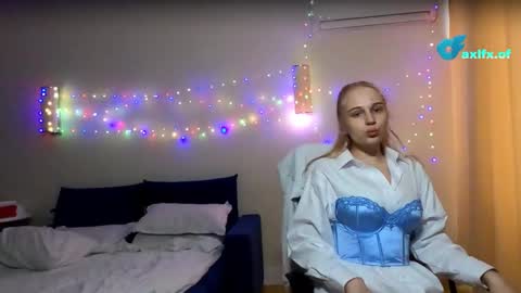 Axl online show from March 2, 5:08 am