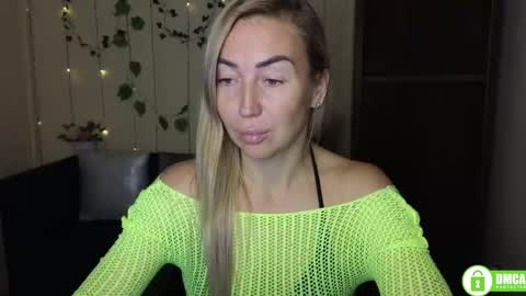 Jully online show from October 14, 6:00 pm