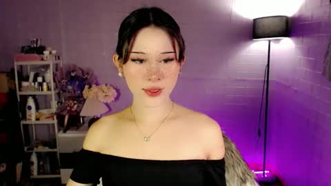 AYAHOSHILOVESYOU online show from April 19, 5:30 am