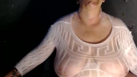 ayantipondz69 online show from October 25, 1:28 am