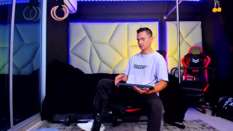 Ayden Miller online show from November 26, 1:41 pm