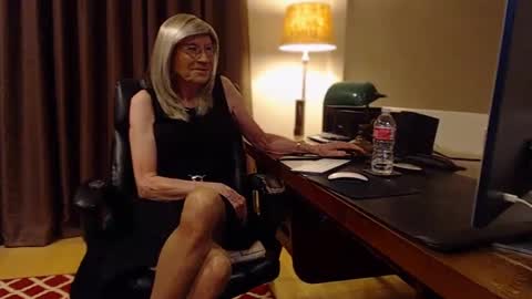 Snapshot of az_michelle4 chatting on September 23, 5:23 am Michelle online show from September 23, 5:23 am