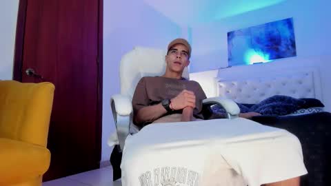 Azak online show from March 17, 7:08 pm