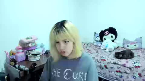 Azu Moure online show from September 26, 4:31 am