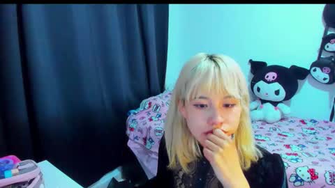 Azu Moure online show from January 17, 2:32 am