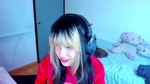 Azu Moure online show from January 23, 8:46 am