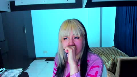 Azu Moure online show from February 1, 11:16 pm