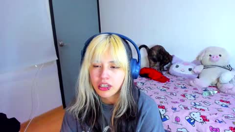 Azu Moure online show from February 25, 11:32 am