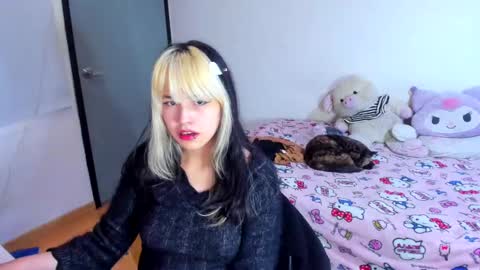 Azu Moure online show from March 11, 11:33 am