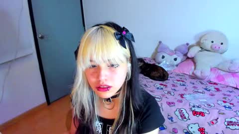 Azu Moure online show from March 1, 10:34 am