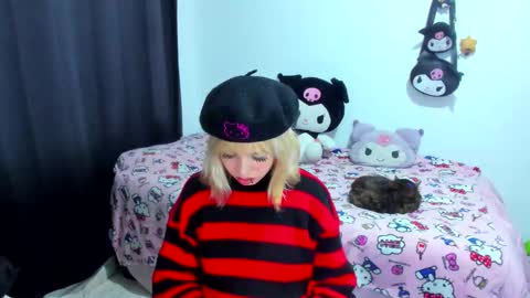 Azu Moure online show from October 25, 3:51 am