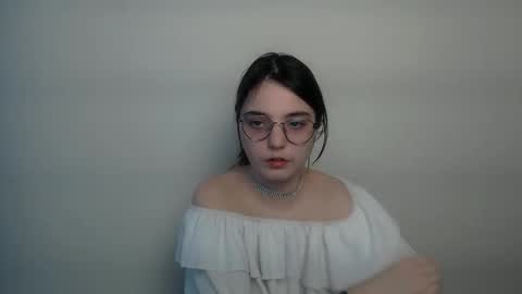 azumi_chan_ online show from February 24, 2:31 pm