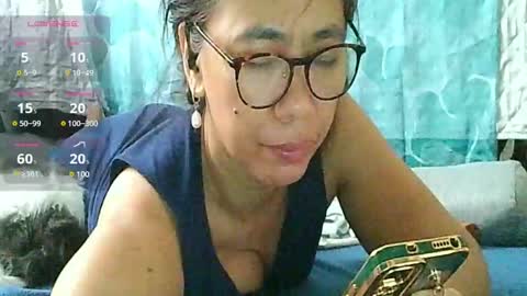 Snapshot of babe4u1234 chatting on December 25, 12:37 am babe4u1234 online show from December 25, 12:37 am