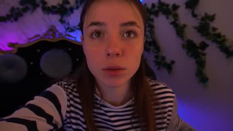 Snapshot of babe_dollie chatting on October 21, 7:13 am Babe online show from October 21, 7:13 am