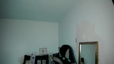 babenik_777 online show from December 17, 5:14 am