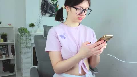 Evalena maybe just Eva online show from February 10, 9:01 am