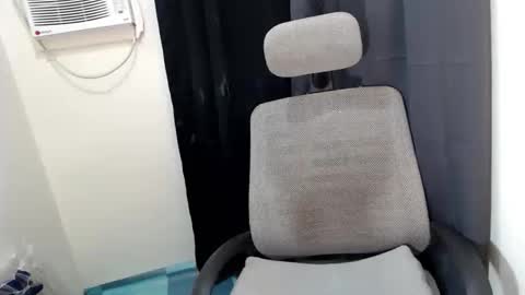 babyclarats online show from October 25, 6:13 am