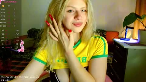 Lilly 3 online show from January 8, 9:09 pm