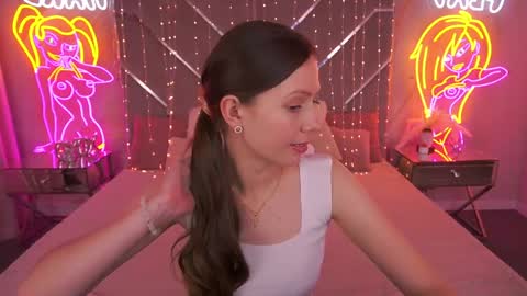 Lady Vi online show from May 23, 1:40 pm