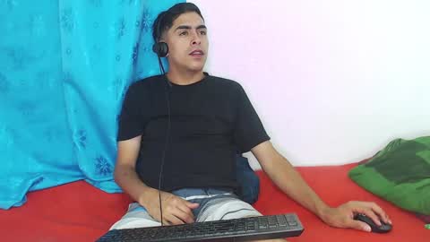 Juan Help us reach 100 likes online show from January 18, 3:20 am