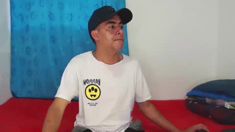 Juan Help us reach 100 likes online show from February 19, 12:33 pm