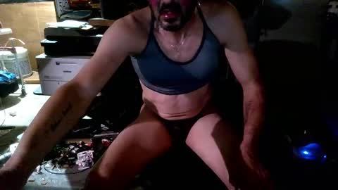 Snapshot of balddickstroking chatting on October 18, 11:03 am balddickstroking online show from October 18, 11:03 am