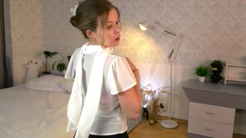 Mila online show from June 7, 5:18 pm