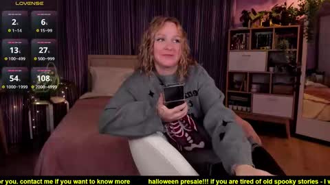Snapshot of bananarum chatting on October 18, 5:28 pm Allie online show from October 18, 5:28 pm