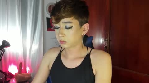          I work from home this is my room 3 online show from September 24, 5:14 am