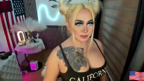 Miss Alexa Fields  online show from September 14, 11:17 pm