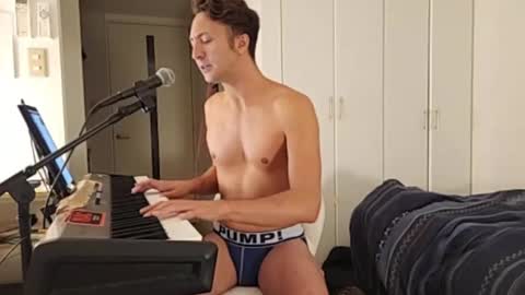 Snapshot of barebritpianist chatting on October 17, 4:44 pm BareBritPianist online show from October 17, 4:44 pm