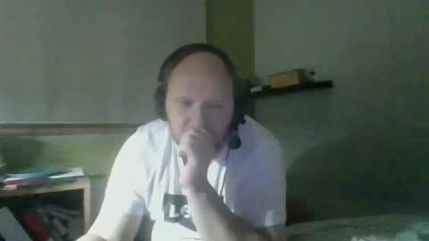 Snapshot of bart_poland chatting on October 24, 12:33 am bart_poland online show from October 24, 12:33 am