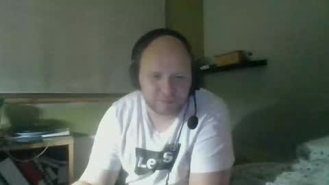 Snapshot of bart_poland chatting on October 25, 12:44 am bart_poland online show from October 25, 12:44 am