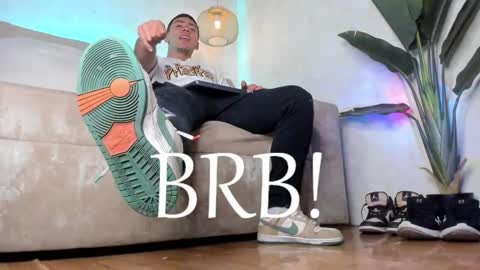 Bastian Independent Model online show from February 11, 12:09 pm