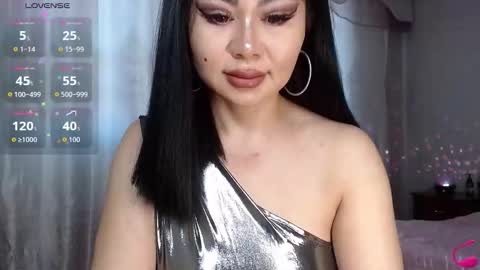 Snapshot of batari_giya chatting on October 2, 5:06 am Lara online show from October 2, 5:06 am