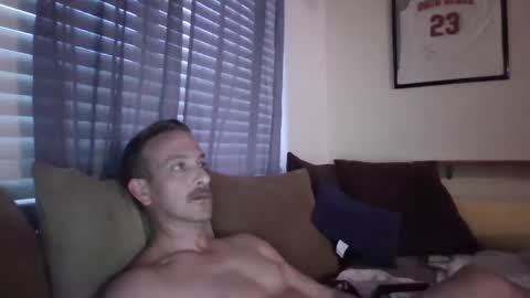 Snapshot of batboy2121 chatting on October 9, 10:59 pm babtboy2121 online show from October 9, 10:59 pm