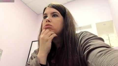 battymoll online show from April 7, 3:36 pm