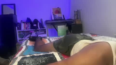 Snapshot of bb_boi326 chatting on September 22, 6:01 pm bb_boi326 online show from September 22, 6:01 pm