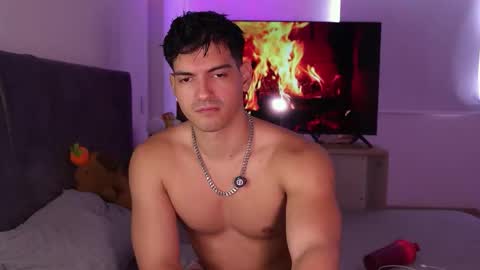 Valentino online show from January 16, 9:13 pm