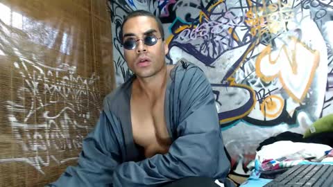 Justin online show from March 1, 3:38 pm