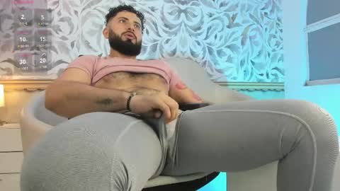 bear_mao_ online show from April 15, 11:35 am