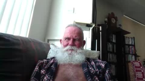 beardbushy online show from September 21, 3:38 pm