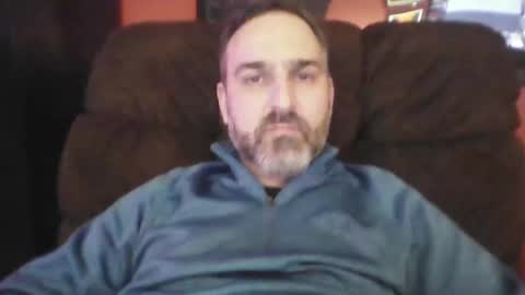 Snapshot of beardedambition chatting on February 25, 12:36 am beardedambition online show from February 25, 12:36 am