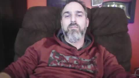 Snapshot of beardedambition chatting on December 28, 4:08 am beardedambition online show from December 28, 4:08 am