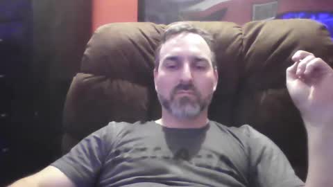 Snapshot of beardedambition chatting on January 9, 12:57 am beardedambition online show from January 9, 12:57 am