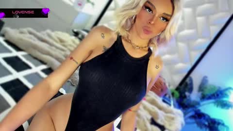 Aleah Mendez online show from January 8, 9:37 am