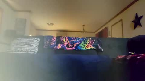 Julie Nicole online show from February 6, 7:13 am