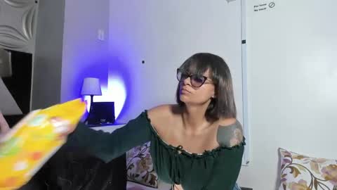 maria online show from April 8, 7:06 pm