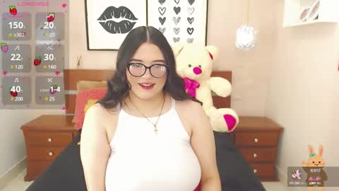 Snapshot of beautty_pink chatting on February 7, 2:26 pm beautty_pink online show from February 7, 2:26 pm